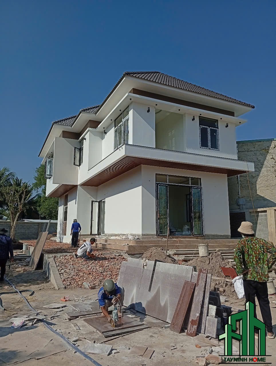 Đang hoàn thiện phần thô